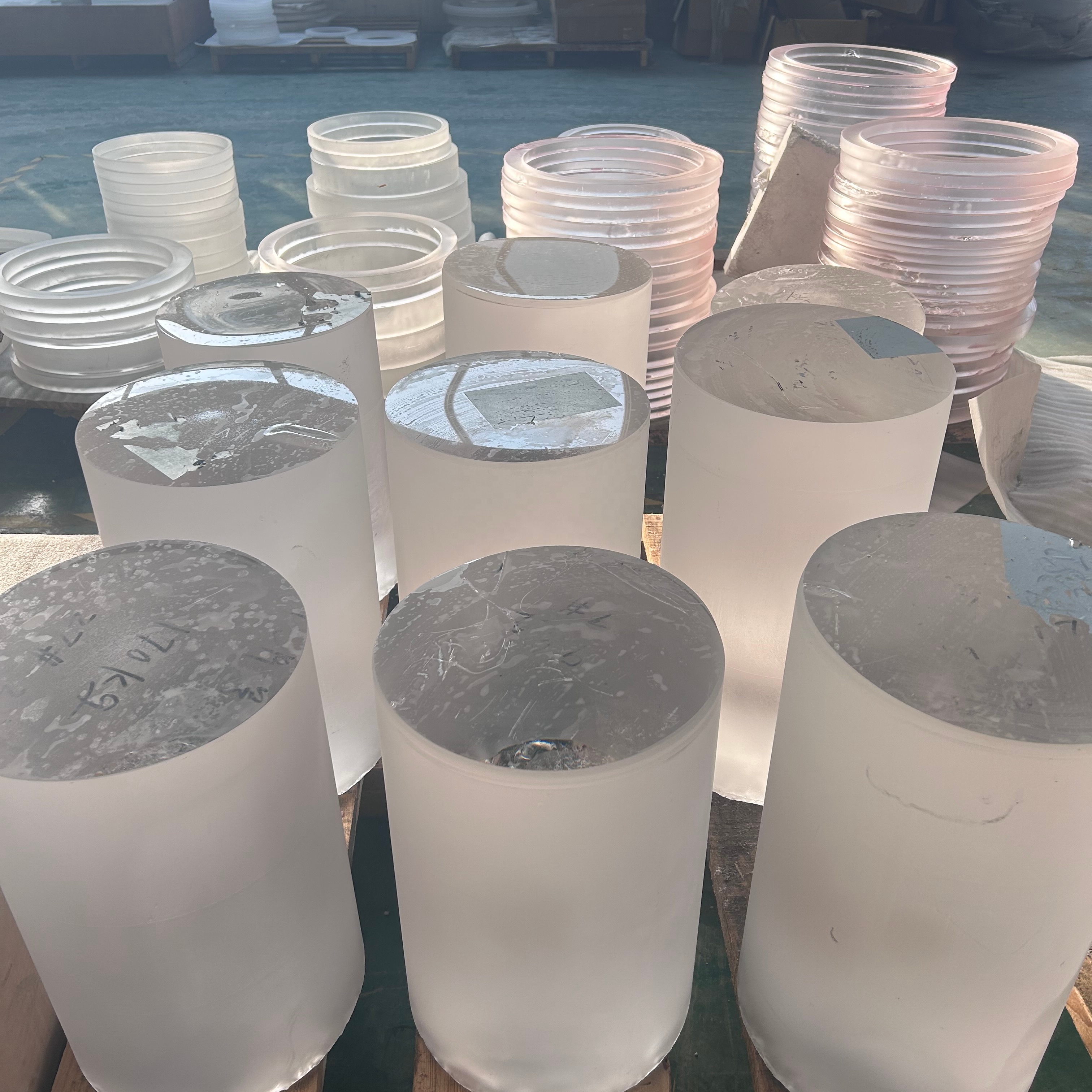 Open Ended Fused Quartz Frosted Glass Cylinder Ingot with Moulding Welding Cutting Services Custom Sizes for Optics Applications